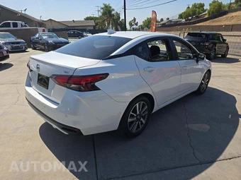 2020 Nissan Versa SV - miniatura 3