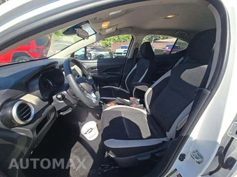 2020 Nissan Versa SV - miniatura 6