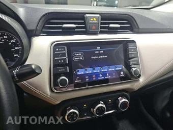 2020 Nissan Versa SV – miniatura 10