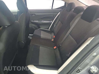 2020 Nissan Versa SV – miniatura 13