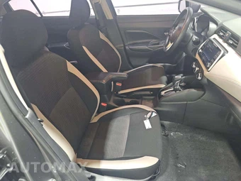 2020 Nissan Versa SV – miniatura 18