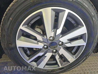 2020 Nissan Versa SV – miniatura 21