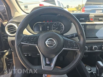 2020 Nissan Versa SV – miniatura 10