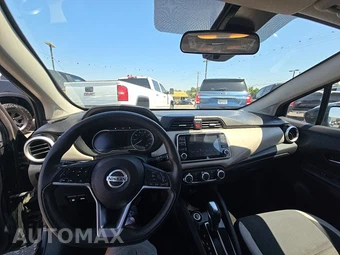 2020 Nissan Versa SV – miniatura 11