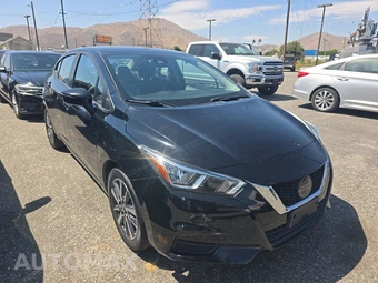 2020 Nissan Versa SV – miniatura 3