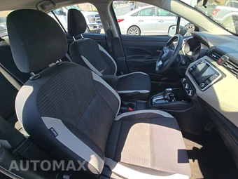 2020 Nissan Versa SV – miniatura 8