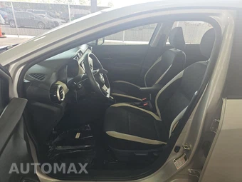 2020 Nissan Versa SV - miniatura 7