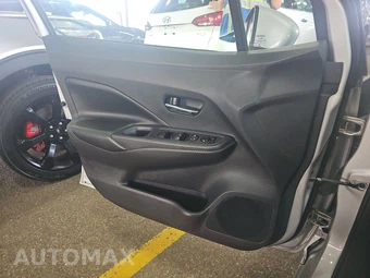 2020 Nissan Versa SV - miniatura 9