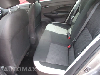 2020 Nissan Versa SV - miniatura 12