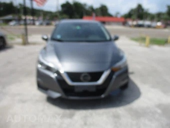 2020 Nissan Versa SV - miniatura 3