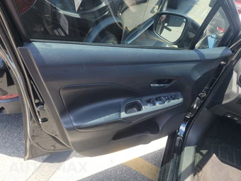 2020 Nissan Versa SV - miniatura 9