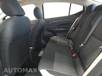 2020 Nissan Versa SV - miniatura 13