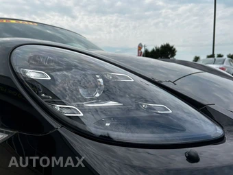 2020 Porsche 718 Cayman GT4 – miniatura 10