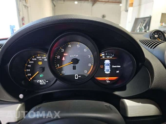2020 Porsche 718 Cayman GT4 – miniatura 9