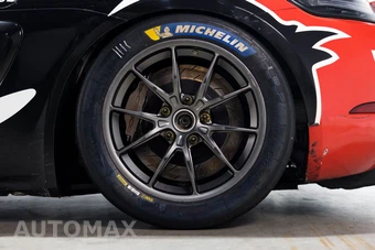 2020 Porsche 718 Cayman GT4 - miniatura 30