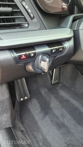2020 Porsche 911 Carrera - miniatura 46