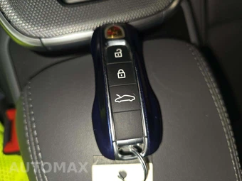 2020 Porsche 911 Carrera – miniatura 8