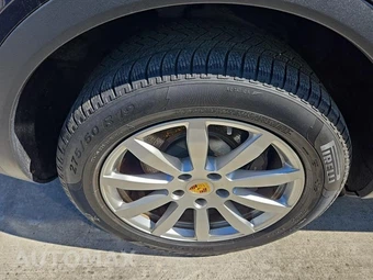 2020 Porsche Cayenne E-Hybrid – miniatura 10
