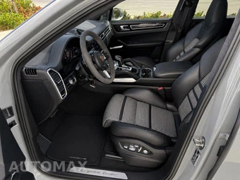 2020 Porsche Cayenne Turbo Coupe - miniatura 5