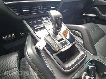 2020 Porsche Cayenne Turbo Coupe – miniatura 8