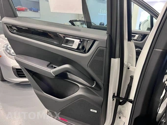 2020 Porsche Cayenne - miniatura 21