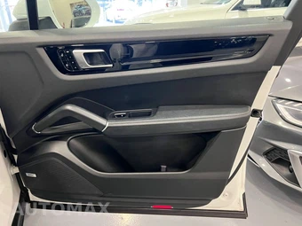 2020 Porsche Cayenne - miniatura 23