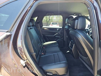 2020 Porsche Cayenne - miniatura 16