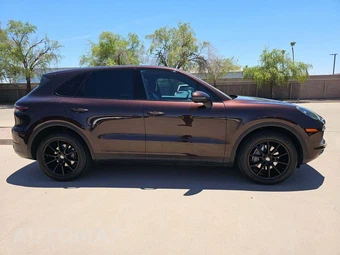 2020 Porsche Cayenne - miniatura 4