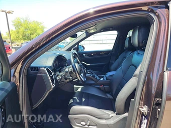 2020 Porsche Cayenne - miniatura 6
