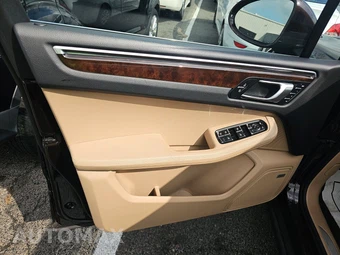 2020 Porsche Macan S – miniatura 9