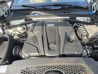 2020 Porsche Macan Turbo – miniatura 15