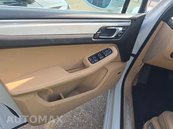 2020 Porsche Macan Turbo – miniatura 9