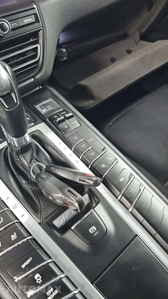 2020 Porsche Macan – miniatura 20