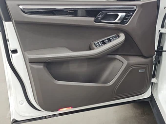 2020 Porsche Macan - miniatura 9