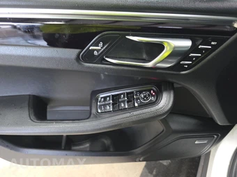 2020 Porsche Macan - miniatura 9