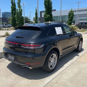 2020 Porsche Macan - miniatura 3