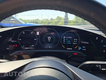 2020 Porsche Taycan 4S – miniatura 9