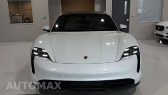 2020 Porsche Taycan 4S - miniatura 3