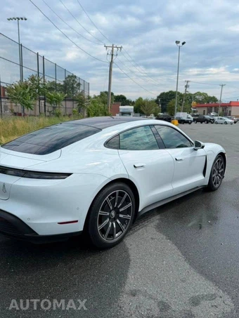 2020 Porsche Taycan 4S - miniatura 5