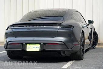 2020 Porsche Taycan Turbo S - miniatura 3