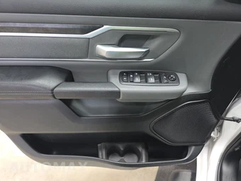 2020 Ram 1500 Big Horn Crew Cab Short Bed - miniatura 9