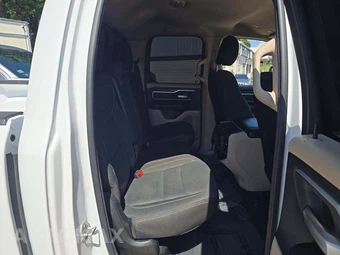 2020 Ram 1500 Big Horn Extended Cab Medium Bed - miniatura 16
