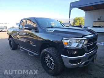 2020 Ram 1500 Big Horn Extended Cab Medium Bed - miniatura 3