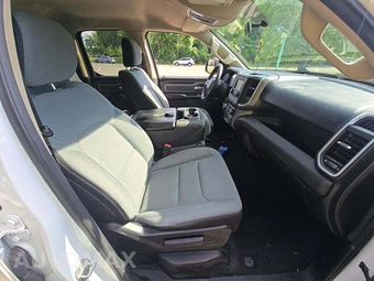 2020 Ram 1500 Big Horn Extended Cab Medium Bed – miniatura 18