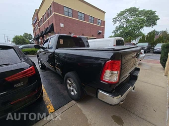 2020 Ram 1500 Big Horn Extended Cab Medium Bed – miniatura 2