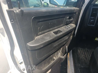 2020 Ram 1500 Classic Express Extended Cab Medium Bed – miniatura 9