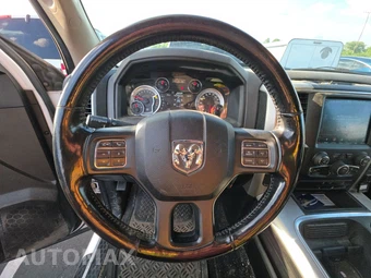 2020 Ram 1500 Classic SLT Crew Cab Medium Bed – miniatura 10