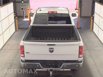 2020 Ram 1500 Classic SLT Crew Cab Medium Bed – miniatura 5