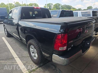 2020 Ram 1500 Classic SLT Crew Cab Medium Bed - miniatura 2