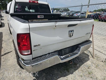 2020 Ram 1500 Classic SLT Crew Cab Medium Bed - miniatura 5